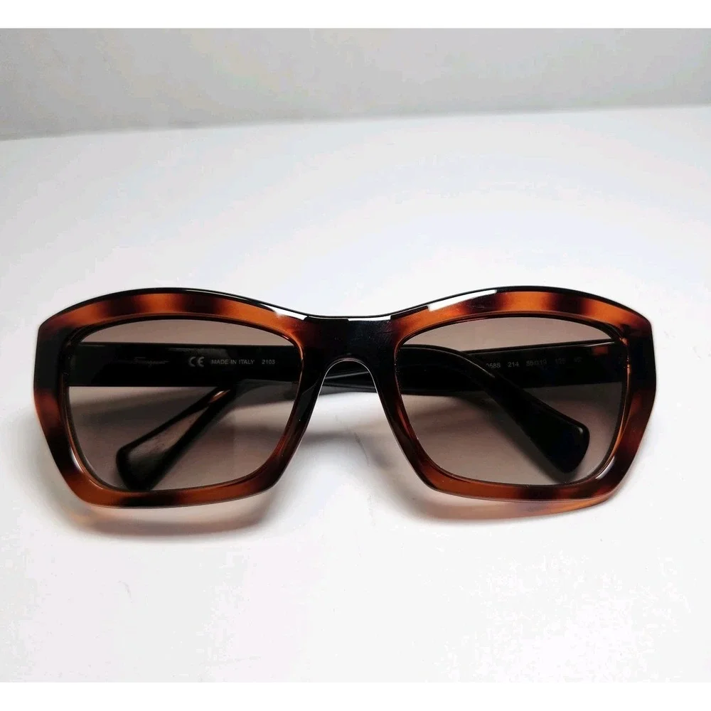 Salvatore Ferragamo SF958S 214 Women's Sunglasses Tortoise Brown 55-19-135 Italy